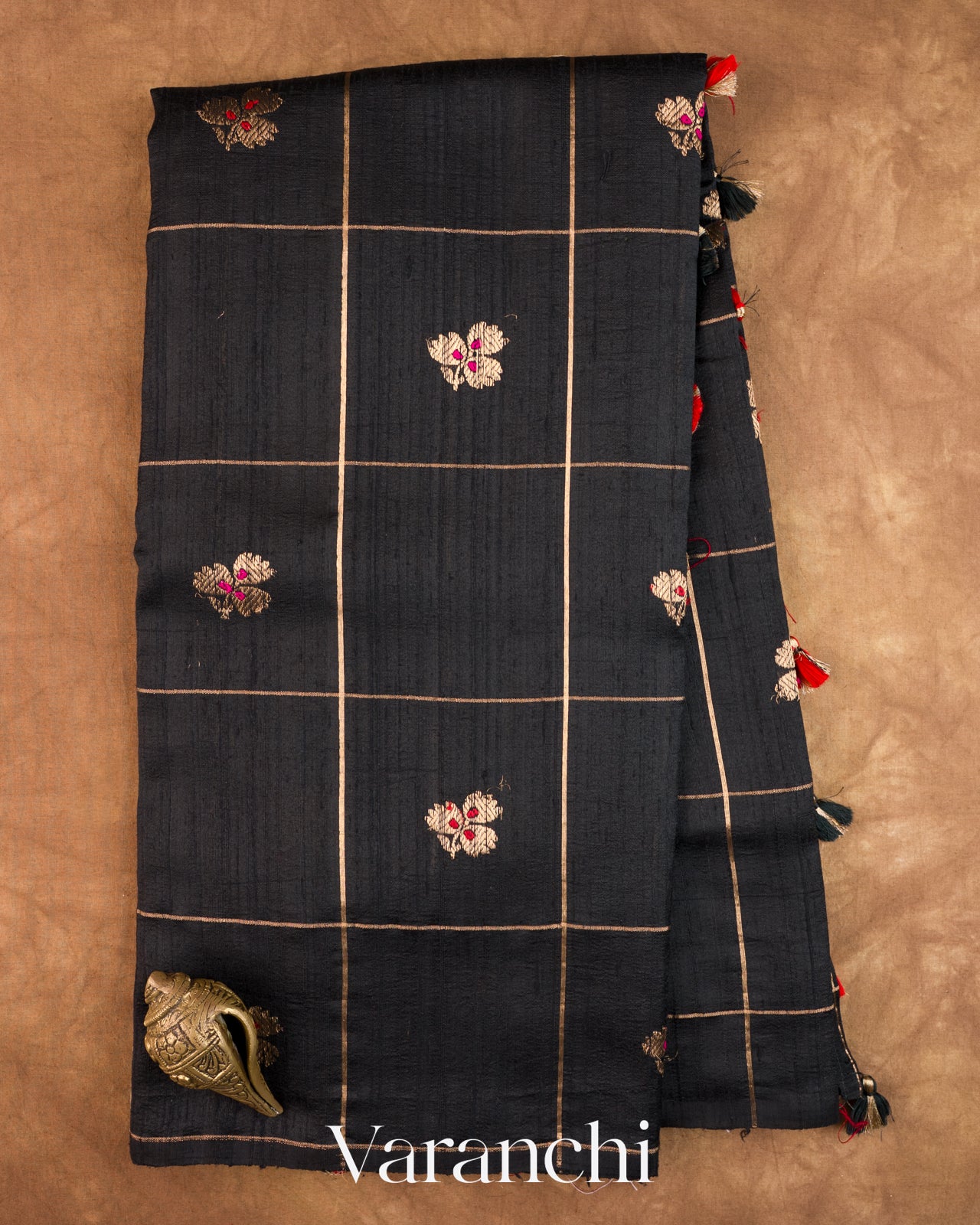 Jet Black Checkered Pure Raw Silk Handloom Saree