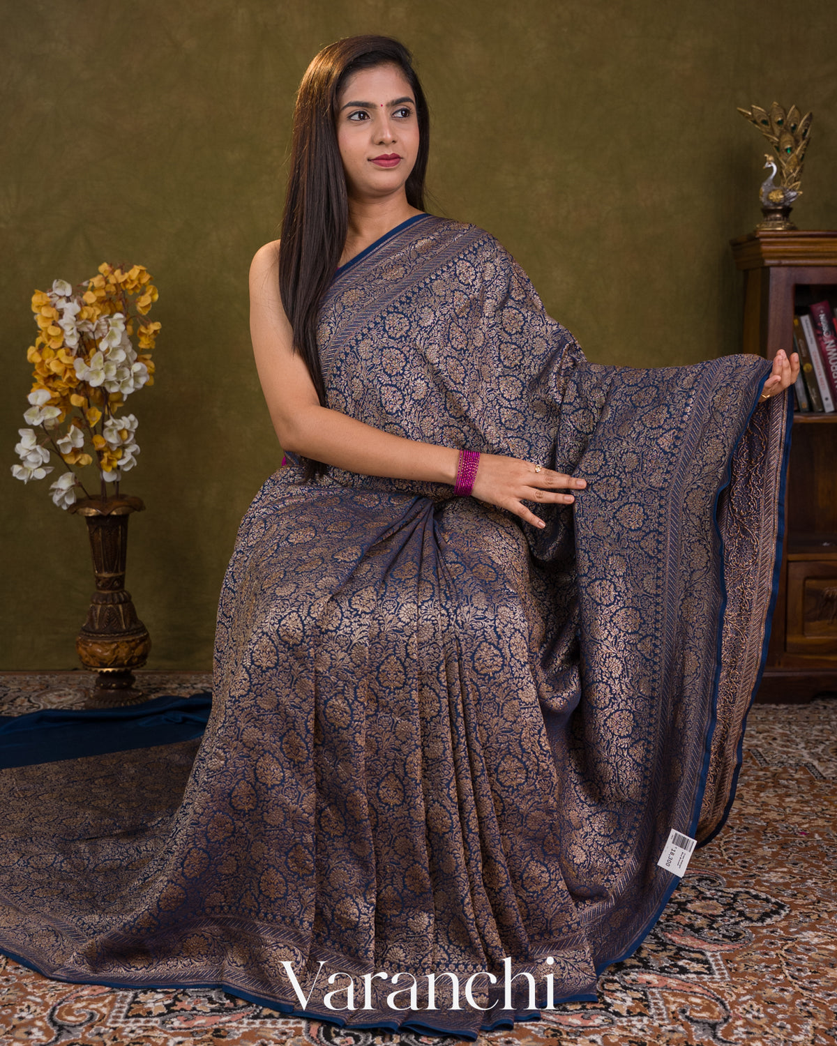 Peacock Blue Floral Brocade Pure Crepe Silk Handloom Saree