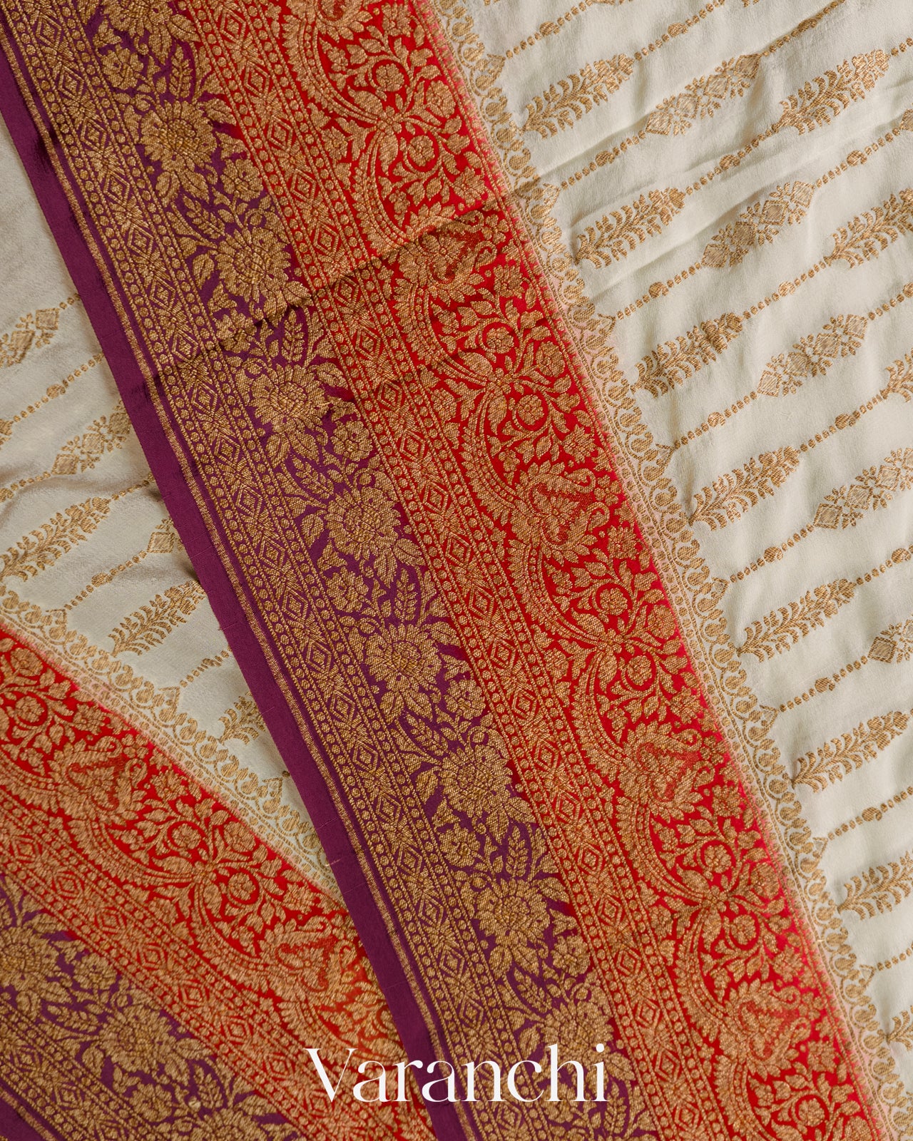 Off-White Striped Pure Crepe Silk Handloom Saree