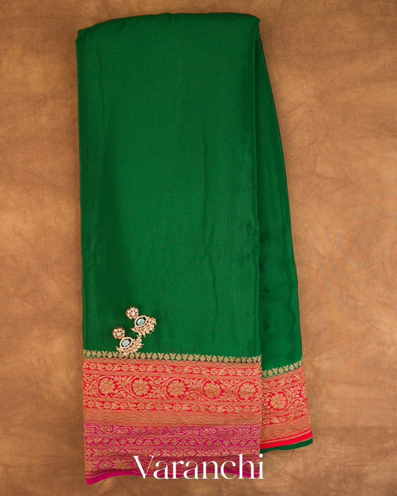 Bottle Green Floral Border Pure Crepe Silk Handloom Saree