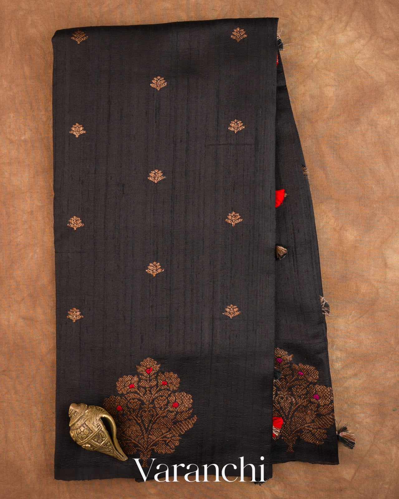 Jet Black Borderless Pure Raw Silk Handloom Saree — Full Saree