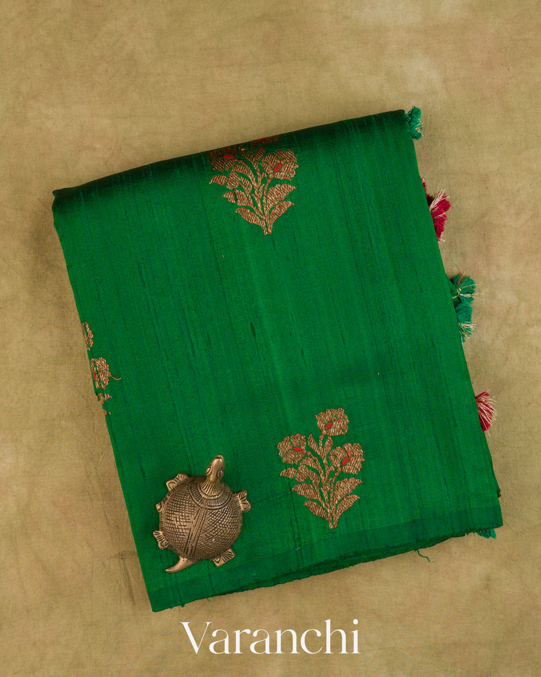 Emerald Green Borderless Pure Raw Silk Handloom Saree — Folded