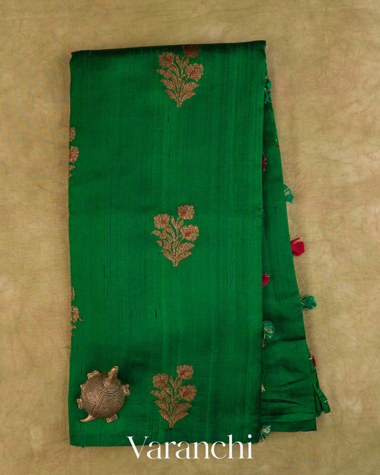 Emerald Green Borderless Pure Raw Silk Handloom Saree — Full Saree