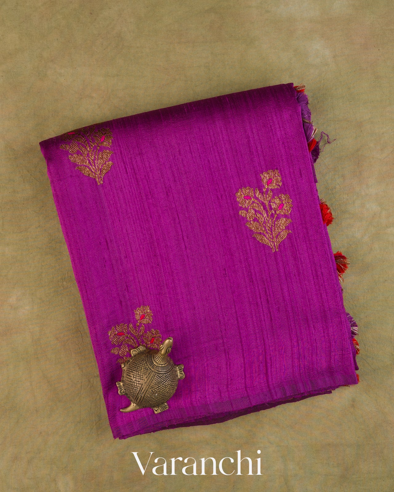 Rich Magenta Borderless Pure Raw Silk Handloom Saree — Folded