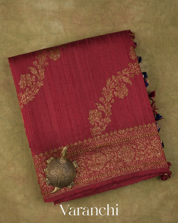 Maroon Floral Lehariya Pure Raw Silk Handloom Saree — Folded