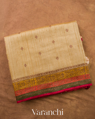 Ivory Pure Raw Silk Handloom Saree — Folded