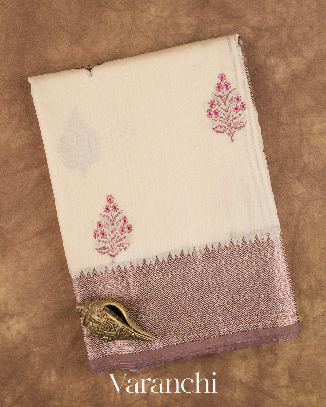 Off- White Pure Chanderi Silk Cotton Handloom Saree — Folded