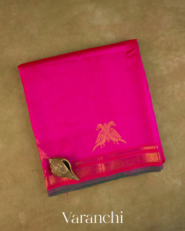 Rani Pink Pure Kanchipuram Silk Cotton Handloom Saree — Folded