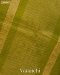 Mehandi Green Checkered Pure Crush Kora Silk Saree — Pallu