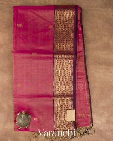 Magenta Zigzag Borderd Pure Maheshwari Silk Cotton Handloom Saree — Full Saree