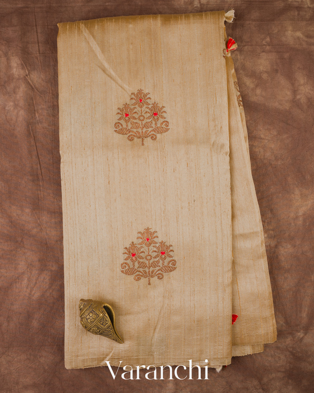 Ivory Borderless Pure Raw Silk Handloom Saree — Full Saree