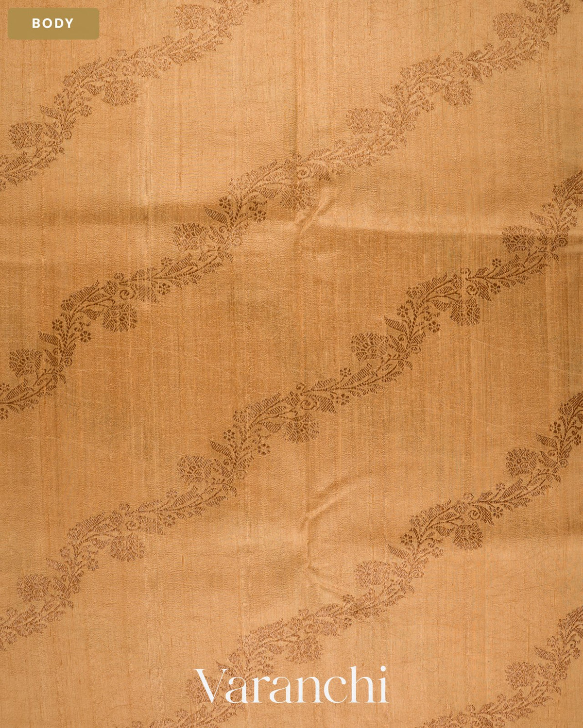 Camel Beige Borderless Lehariya Pure Raw Silk Handloom Saree — Body
