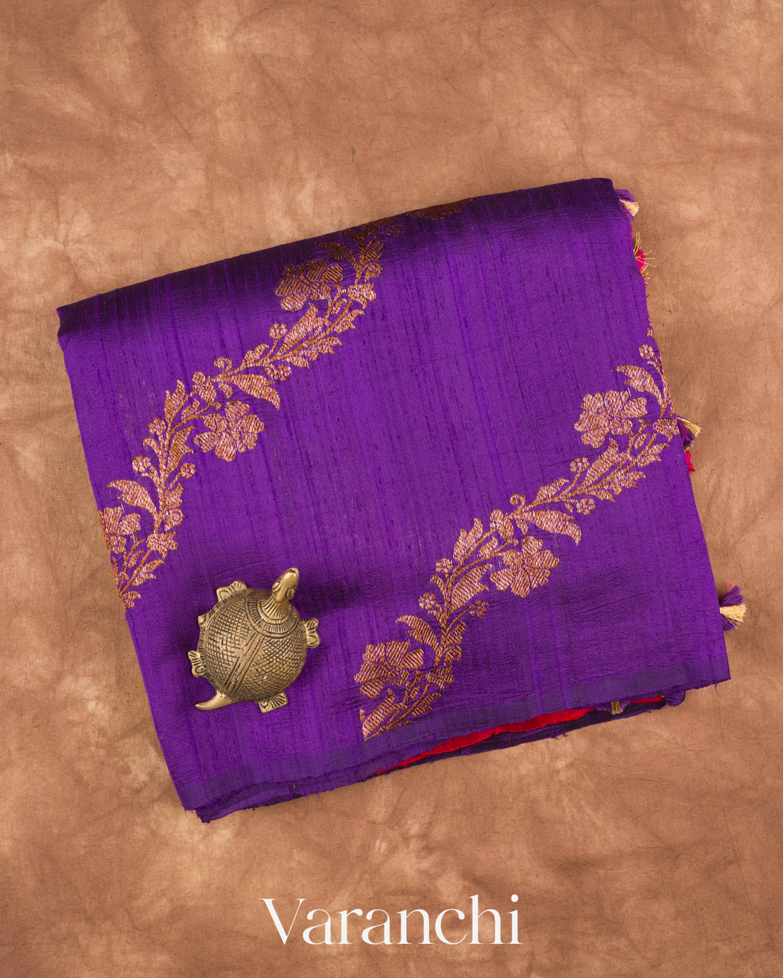 Royal Purple Borderless Lehariya Pure Raw Silk Handloom Saree — Folded