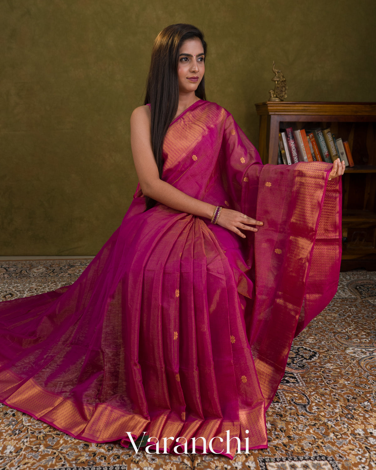 Magenta Zigzag Borderd Pure Maheshwari Silk Cotton Handloom Saree — Draped