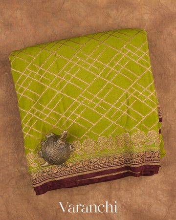 Moss Green Checkered Pure Crepe Silk Handloom Saree — Folded