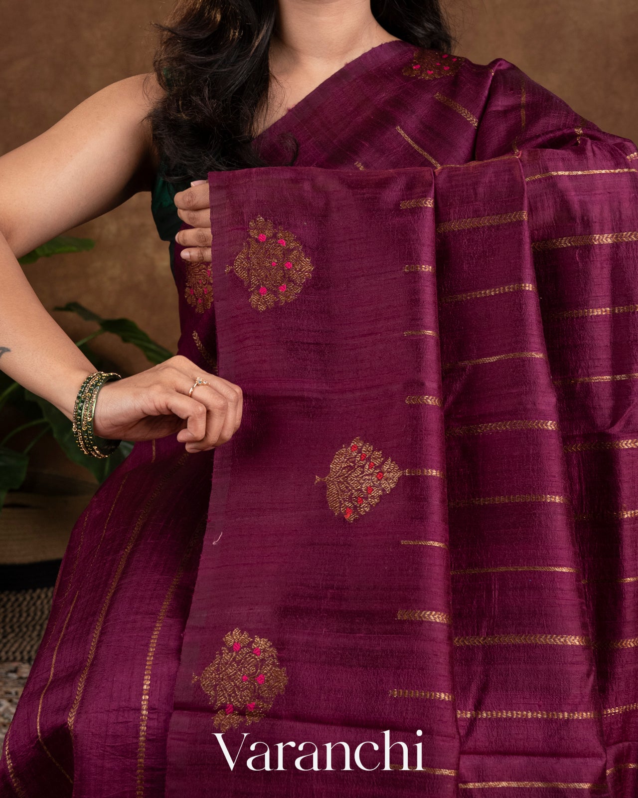 Ruby Wine Raw Silk Handloom Borderless Saree 