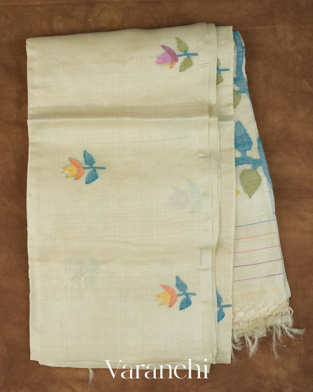 Ivory Jamdani Floral Pure Muslin Silk Handloom Saree